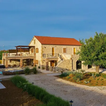 ヴィラ Gland ニン