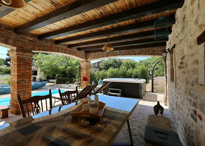 Gland Villa *