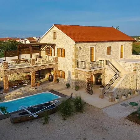 Gland Villa *