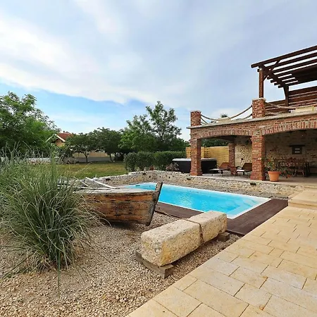 Gland Villa *